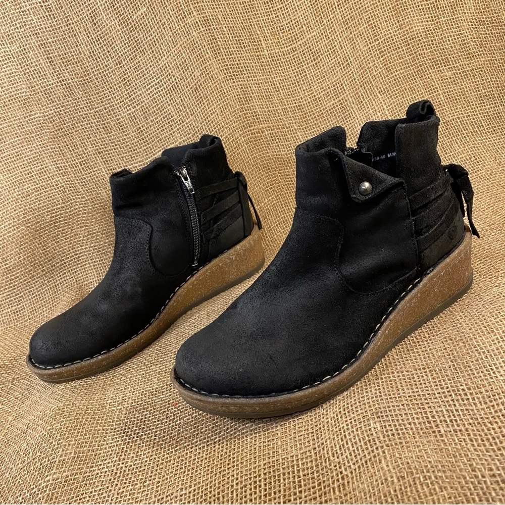 Born Boots Booties Ankle Wedges Black Leather Distressed women’s size 9M